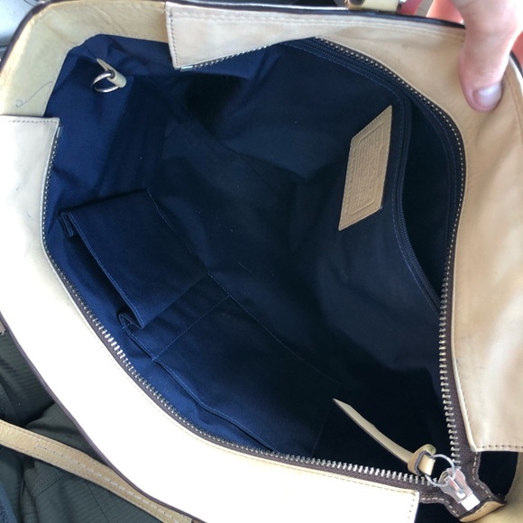 COACH purse in cream - Picture 5 of 6